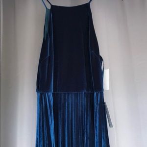 blue velvety midi dress!